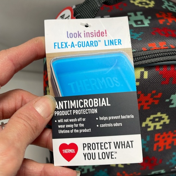 BNWT, Thermos Lunch Box - Picture 2 of 2